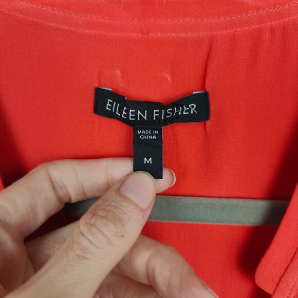 Eileen Silk Crepe Top‎ Womens Medium Orange Red Button Up Sleeveless Minimalist - Picture 4 of 9